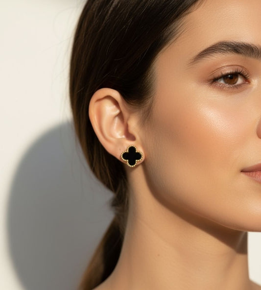 OHRRING BLACK CLOVER