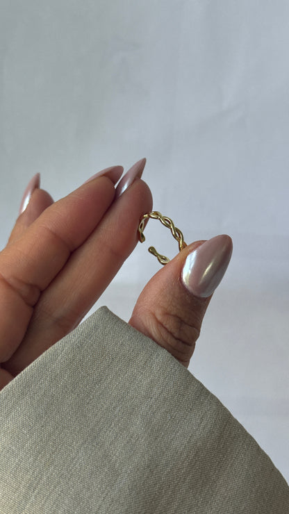 RINGE GOLDEN TWIST MINIMAL RING