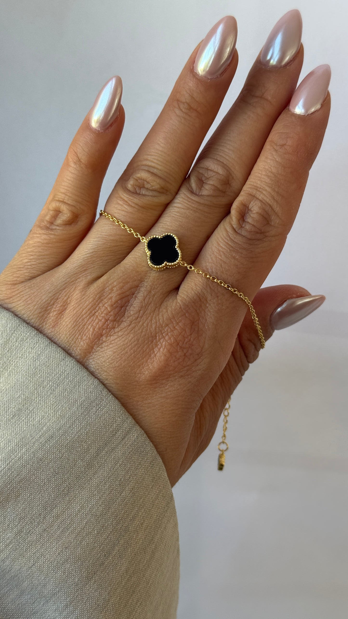 ARMBAND BLACK & SILVER CLOVER -14K VERGOLDET
